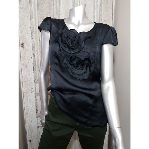 Spense Medium black blouse with floral detail. Side zipper and button back - Picture 4 of 12